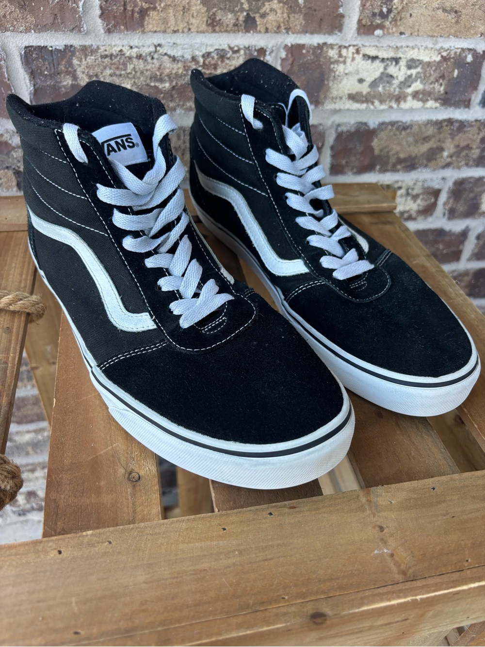 Vans Sk8-Hi Black & White High Top Sneakers Men’s 12